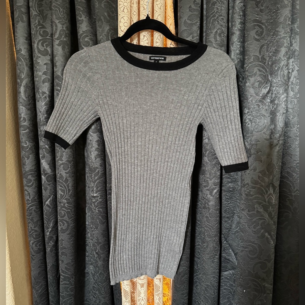 Who What Wear Gray Knit shirt